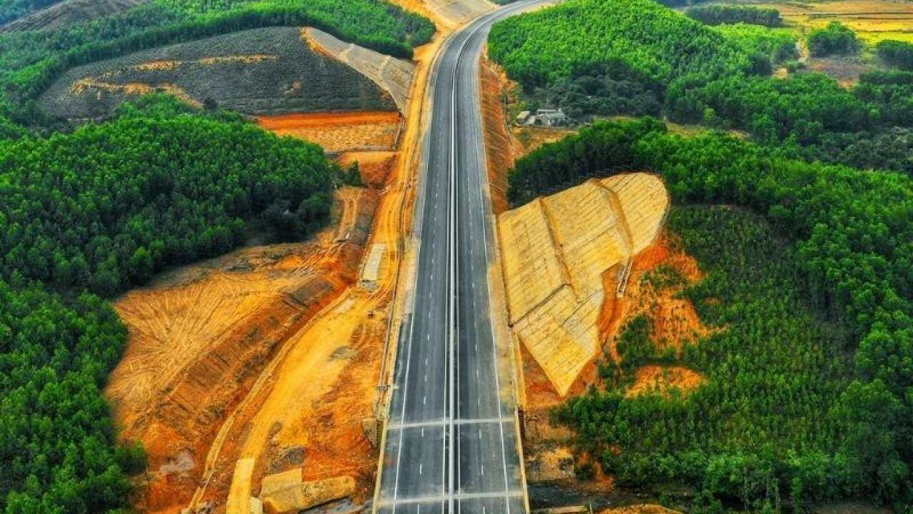 Dau Giay - Lien Khuong Expressway Dau Giay - Lien Khuong Expressway