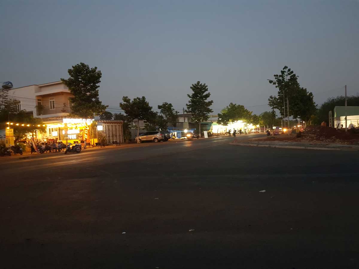 Construction progress of Diamond City Loc Ninh Binh Phuoc project at night