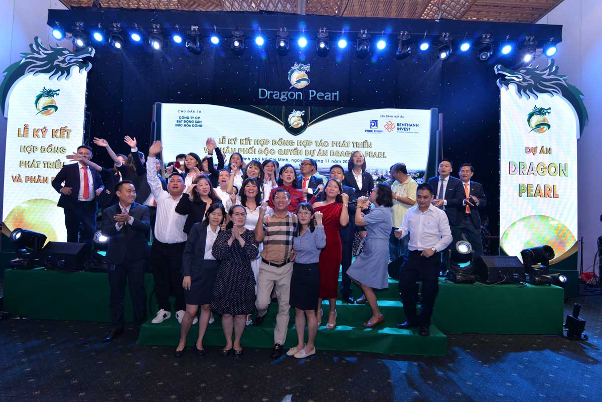Signing ceremony of strategic distribution cooperation of Dragon Pearl Duc Hoa Long An Urban Area Project 2021 - Dragon Pearl Duc Hoa Long An