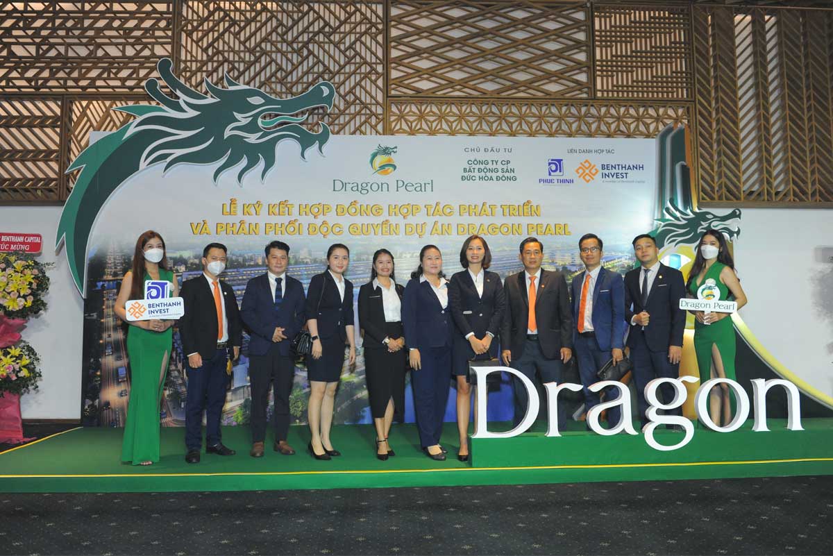 Signing ceremony of strategic distribution cooperation project Dragon Pearl Duc Hoa Long An Urban Area - Dragon Pearl Duc Hoa Long An