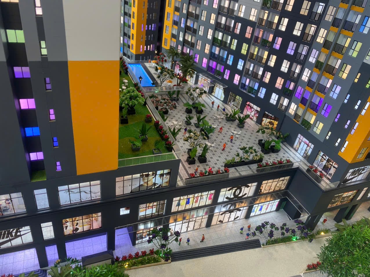 Amenities of Bcons Solary Commercial Center